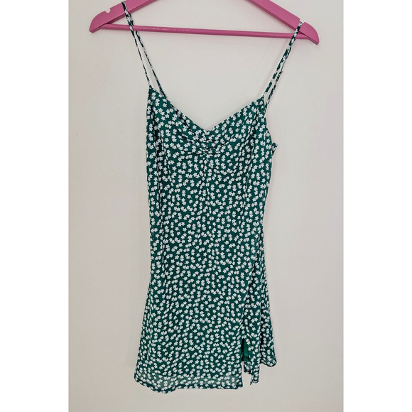 Princess Polly Dresses & Skirts - Princess Polly Green White Floral Spaghetti Strap Dress Size 2